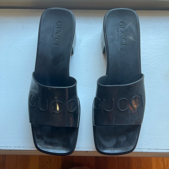 Gucci rubber slides size 8 NWT worn on one vacation! - Picture 6 of 7